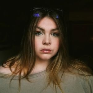 Meet your Posher, Mia